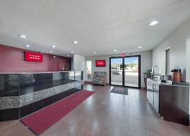 Red Roof Inn & Suites Denton 4