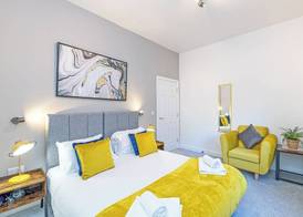 Prescott Court by Guestz 5