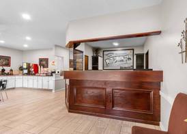 Super 8 by Wyndham Bloomington University Area 3