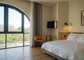 Apartique Hotel 4