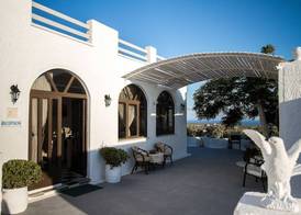 Villa Iliovasilema Santorini 2