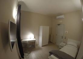 Up Hotel 3