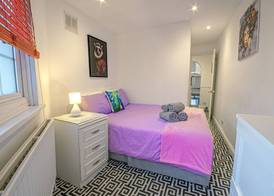 Central 3 - Bedroom Townhouse in Brighton with Parking 4