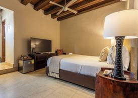 Ananda Hotel Boutique 4