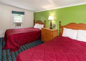 Perry's Motel and Cottages 4