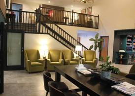 Alliance Hotel & Suites, a Howard Johnson by Wyndham 4
