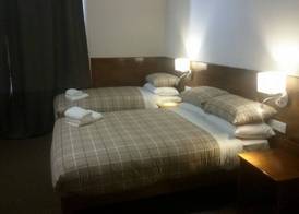 Douglas Hotel 4