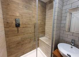 Friary House Serviced Apartments by Roomsbooked - 24Hr Reception 4
