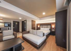 Widus Hotel Clark 4