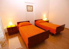 Apartment 977 4
