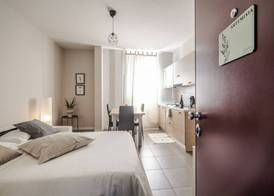 Desenzano Uptown Suites by Wonderful Italy 5