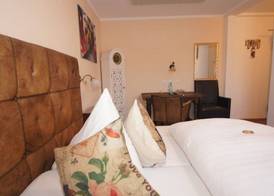 UNO Hotel Chapeau Noir - Free Parking by ANS 2