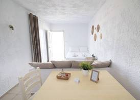Hesperia Apartments 5