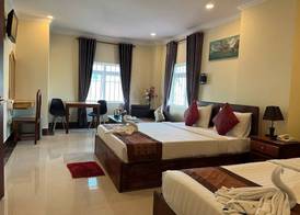 Queenwood Hotel 3