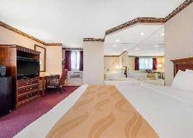 Quality Inn Breeze Manor 3