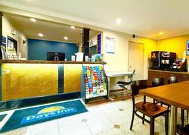 Days Inn by Wyndham Los Angeles LAX South Bay Beach City LA 2