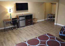 Super 8 by Wyndham Kingsville 4