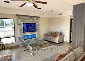 Days Inn & Suites by Wyndham Opelousas 2