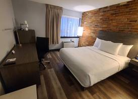 Travelodge by Wyndham Barrie 5