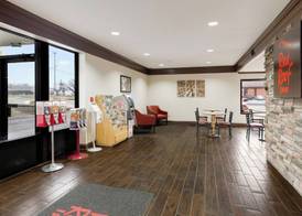 Red Roof Inn Fort Wayne 4