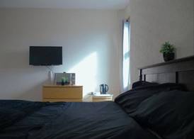 Cosy & Modern 1 Bed Studio 2