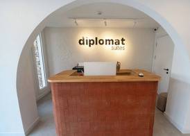 Diplomat Suites 2