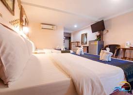 Naiyang Discovery Beach Resort 4