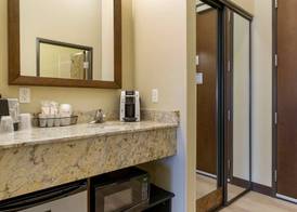 Best Western Plus Lacey Inn & Suites 4