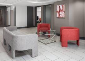 Ramada by Wyndham Milwaukee 4