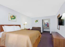 Days Inn by Wyndham Mt. Sterling 4
