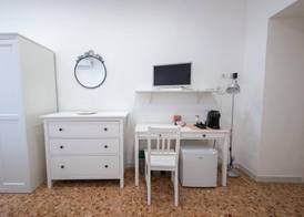 Casa Rosa Beige e Blu 3