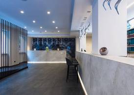 J Maluni City Hotel 4
