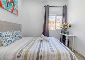 AYZ Silvela - Auto check-in property 5