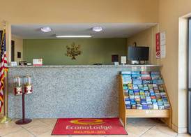 Econo Lodge Belton - Kansas City South 3