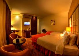 Meneur Hotel 3