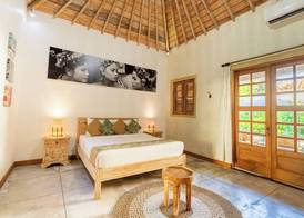 Villa Amsa by Pertama Stay 3