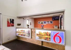 Motel 6 Davenport, IA 3