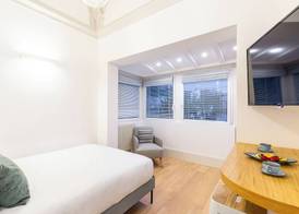 Cozy Studio in Chiaia district by Wonderful Italy 5