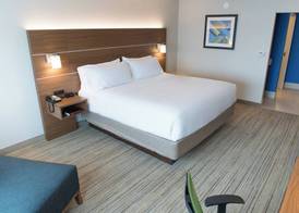 Holiday Inn Express & Suites GOSHEN by IHG 5