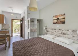 Lefkis apartments & studios 4