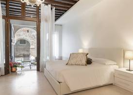Riva Palace Apartments by Wonderful Italy 2