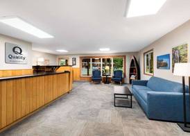 Quality Inn & Suites Munising 2