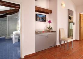 Hearth Hotel 5