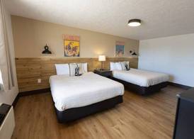 The Golden Spur Hotel 4