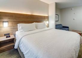Holiday Inn Express & Suites QUINCY I-10 by IHG 4