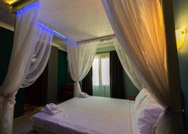 Rebetika Hotel & bistro 4