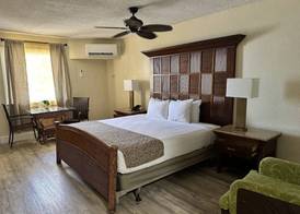 Bolongo Bay Beach Resort 5