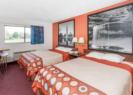 Super 8 by Wyndham Washington/Peoria Area 2