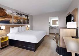 Days Inn by Wyndham Montgomery I-85 5