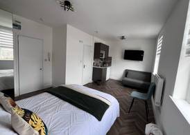 Dalston Luxe Studios (3 Miles away from Liverpool Train Station) 2
